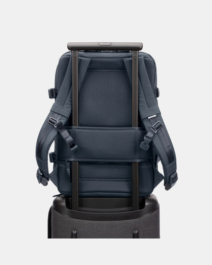 Incase A.R.C. Travel Pack Backpack Laptop Bag Navy