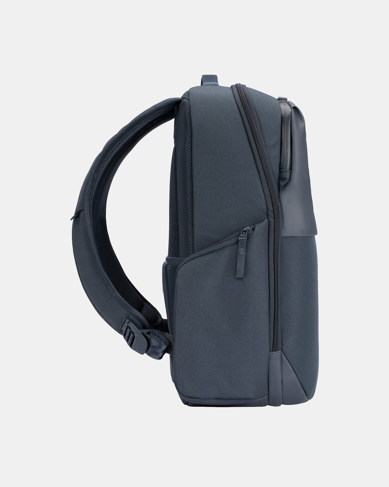 Incase A.R.C. Daypack Backpack Laptop Bag Navy