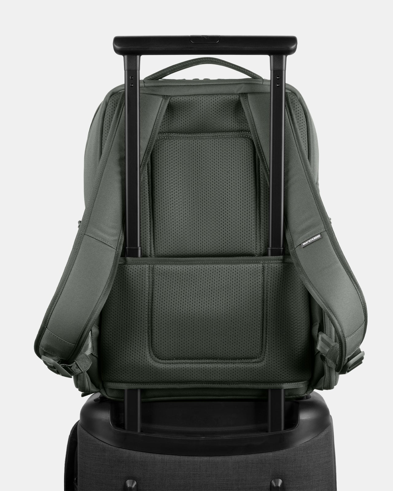 Incase A.R.C. Daypack Backpack Laptop Bag Smoked Ivy